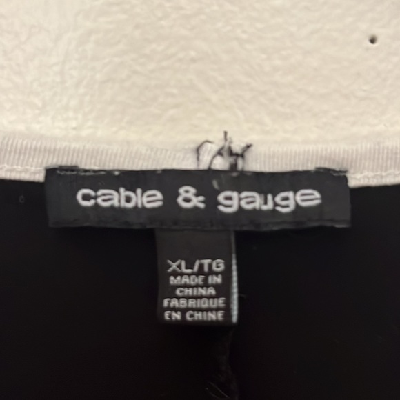 Cable and Gauge black and white top - Picture 3 of 5